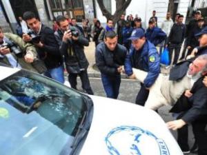 20 detenidos en protesta antigubernamental en Argelia
